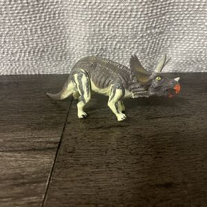 King Me World Dinosaur TRICERATOPS Poseable Realistic 3 Inches Cake Topper